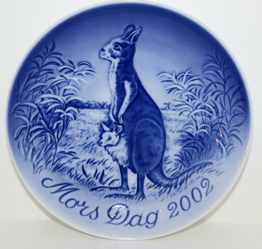 2002 Bing & Grondahl Mothers Day Plate