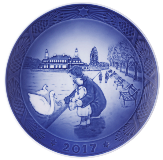 2017 Royal Copenhagen Christmas Plate