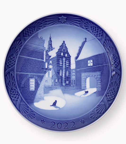 2022 Royal Copenhagen  Christmas Plate