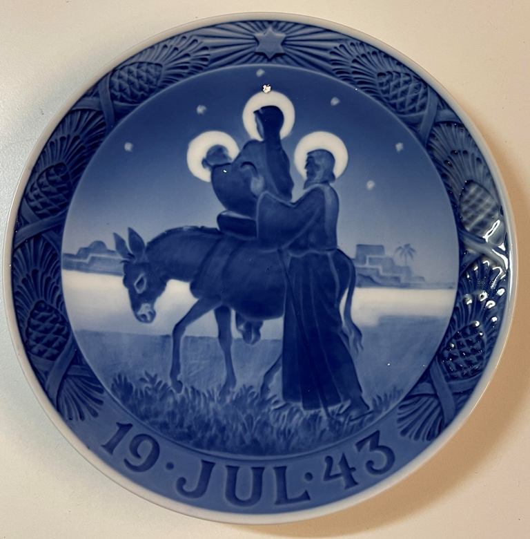 1943 Royal Copenhagen Christmas Plate